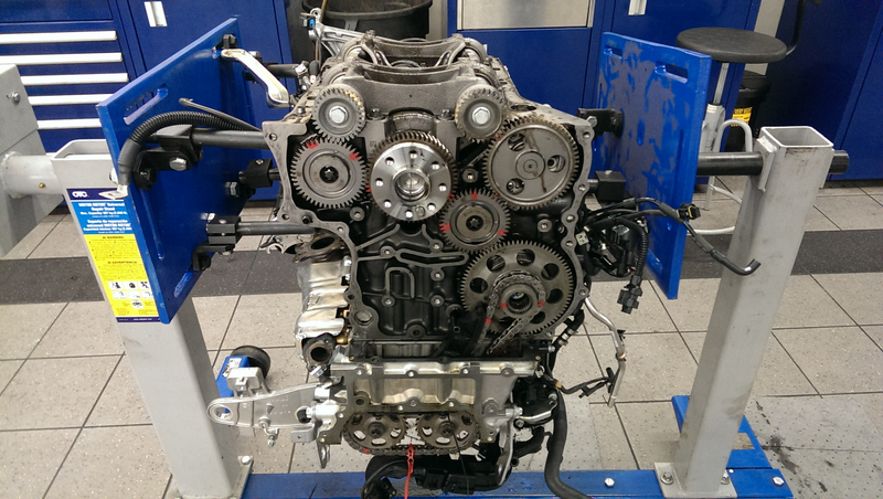 Backside of an upside down engine